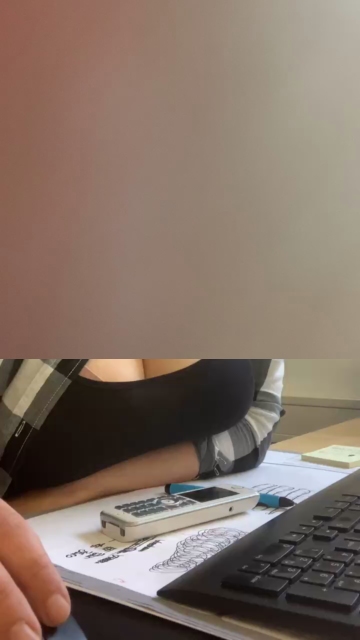 HornyMilfLeah 31-08-2021 Topless 